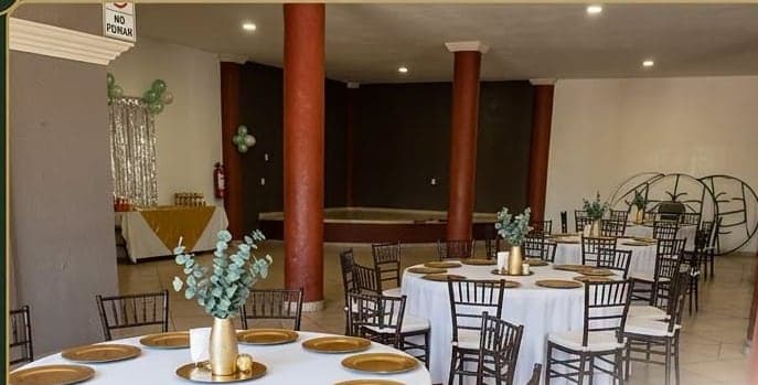 Salón montado para banquete